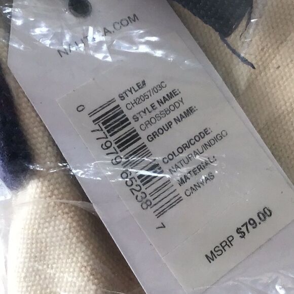 Nautica Navy Cream Canvas Tote NEW - Picture 9 of 9